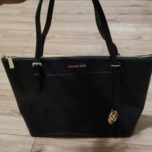 Beautiful Michael Kors tote bag